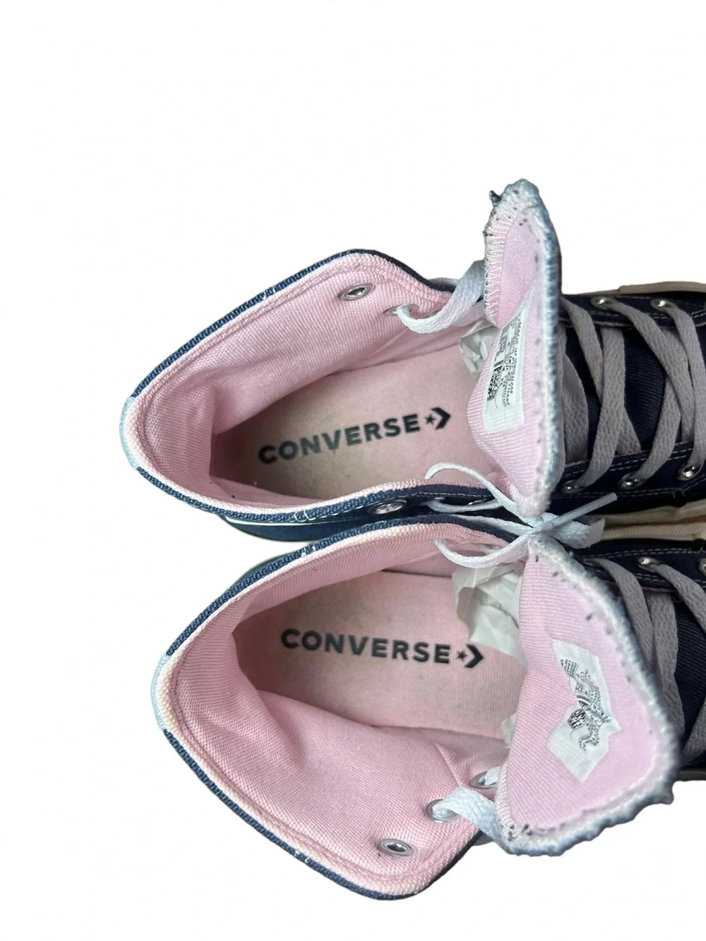 Classic High-Top Converse all stars Sneakers in Navy with Pink Lining